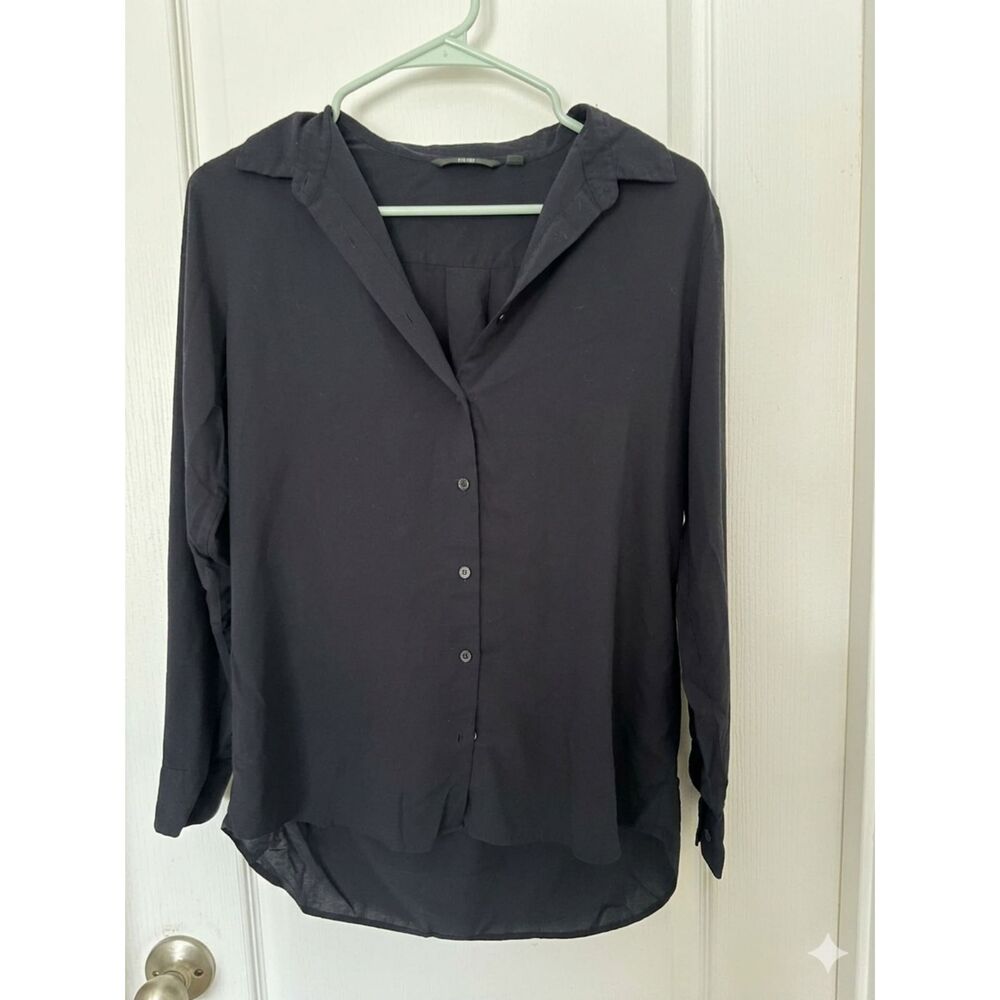UNIQLO Long Sleeve Blouse Navy Easy Care Button Down Size S Capsule Wardrobe
